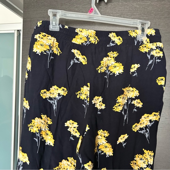 Loft floral pants size Small - Picture 2 of 6